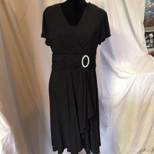 Kathy Roberts evening semi formal dress size 16